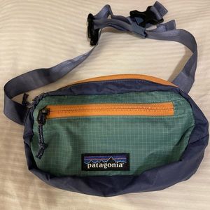 Like new, Patagonia hip belt. Perfect size for phone, keys and cards.
